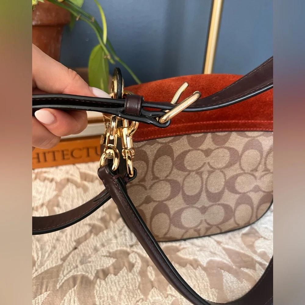 Coach Kleo compact crossbody suede and leather shoulder bag - Picture 6 of 12